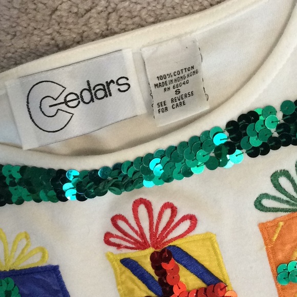 Christmas top by Cedars - Picture 2 of 5